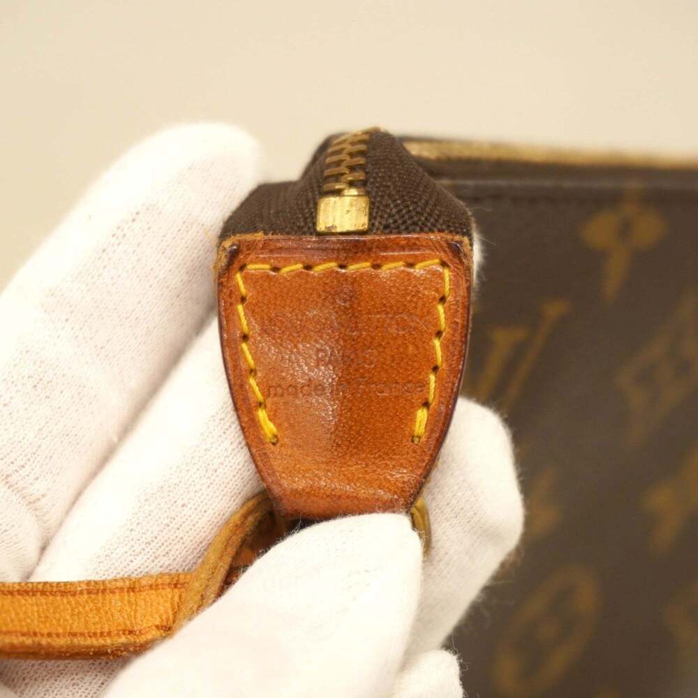 LOUIS VUITTON Brown Monogram Pochette Pouch - Picture 5 of 12